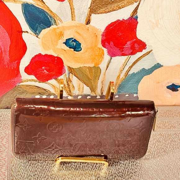 Louis Vuitton Brown Embossed printed monogram zipper round Wallet - Picture 15 of 16